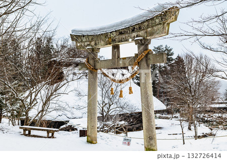 岐阜 雪化粧の飛驒の里 132726414