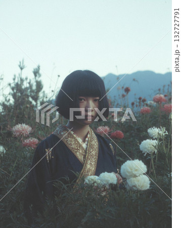 日本人女性のファッションポートレート 132727791