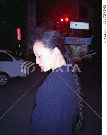 日本人女性のファッションポートレート 132727842