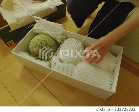 高級なメロンが来た　～rich watermelon 132729832