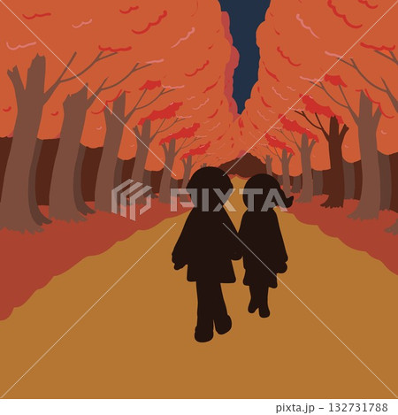 夜の紅葉の中を歩く人のシルエット 132731788