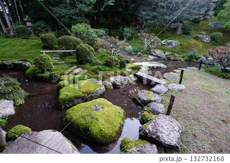 旧竹林院の庭園の風景 132732168