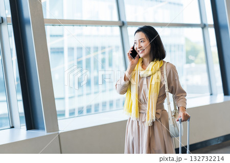 ミドル・シニアのビジネスパーソンの女性 ミドル・シニアのビジネスパーソンの女性 132732214