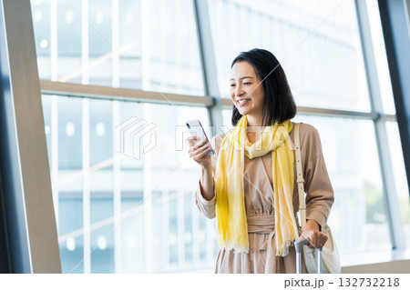 ミドル・シニアのビジネスパーソンの女性 132732218