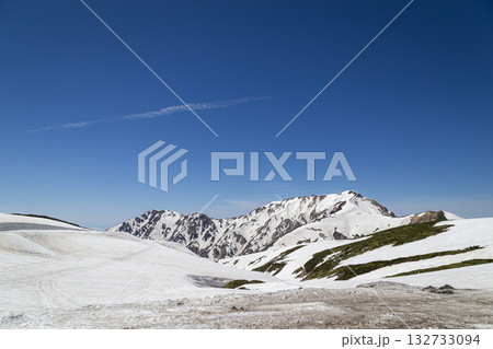 Murodo is a mountainous plateau in Toyama Prefecture, Japan, and is the highest point of the Tateyama Kurobe Alpine Route. 132733094