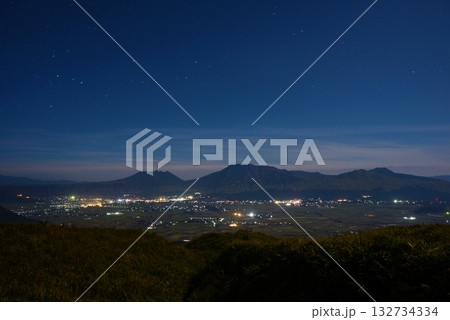 大観峰からの阿蘇山　夜景 132734334
