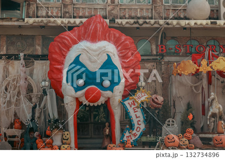 装飾の施されたハロウィンレストラン 装飾の施されたハロウィンレストラン 132734896