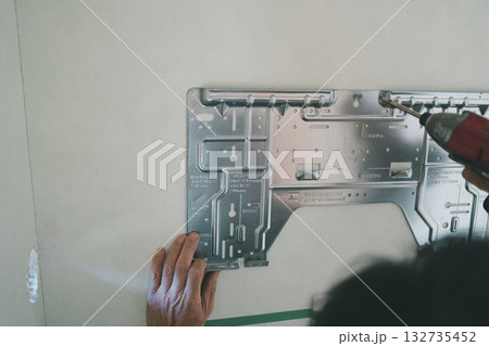 installation of an air conditioner 132735452