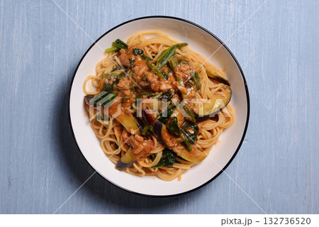 茄子とほうれん草のトマトソーススパゲティー 茄子とほうれん草のトマトソーススパゲティー 132736520