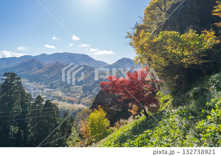 宝珠山・立石寺(寺山)の山寺記念殿から見た景色 宝珠山・立石寺(寺山)の山寺記念殿から見た景色 132738921