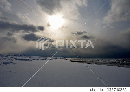 吹雪を呼ぶ雪雲 吹雪を呼ぶ雪雲 132740282