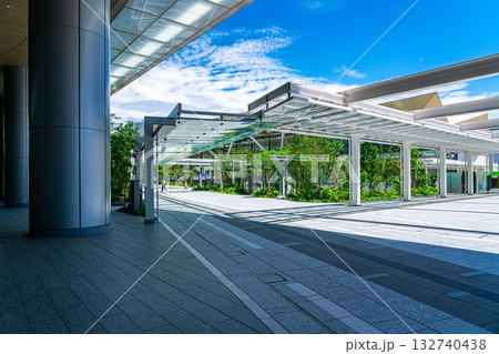 【東京都】街と自然が一体化したような高輪ゲートウェイシティ 132740438