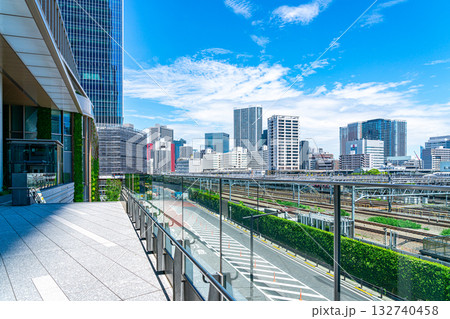 【東京都】再開発が進む高輪ゲートウェイシティ周辺の街並み 132740458