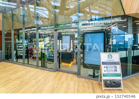 【東京都】高輪ゲートウェイ駅構内にある無人コンビニ 132740546
