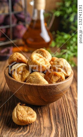 Dried Figs 132741191