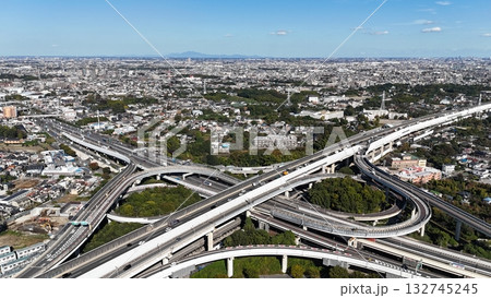 【ドローン空撮】東北自動車道 川口JCT|遠くには筑波山を望む 【ドローン空撮】東北自動車道 川口JCT|遠くには筑波山を望む 132745245