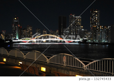ライトアップとイルミネーションが輝くベイエリア 11月港区2018夜景:ウォーターズ竹芝 ライトアップとイルミネーションが輝くベイエリア 11月港区2018夜景:ウォーターズ竹芝 132745433