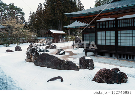 高野山 冬の金剛峯寺の蟠龍庭 高野山 冬の金剛峯寺の蟠龍庭 132746985