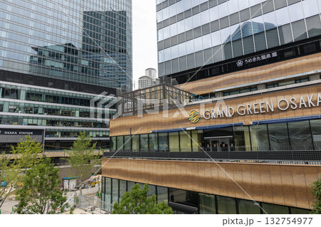 大阪／梅田の高層ビル（2024年9月撮影） 132754977