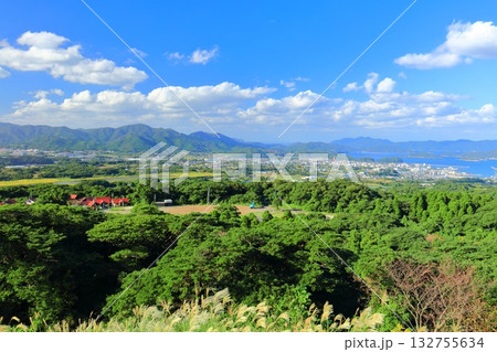 【長崎県】鬼岳から見た五島市街地（五島列島の福江島） 132755634