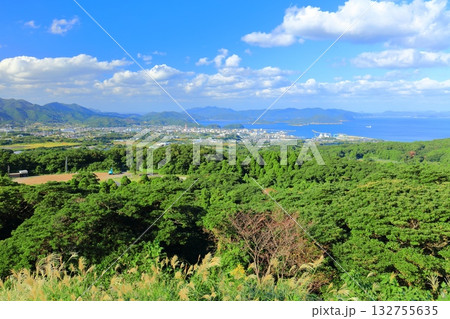 【長崎県】鬼岳から見た五島市街地(五島列島の福江島) 【長崎県】鬼岳から見た五島市街地(五島列島の福江島) 132755635