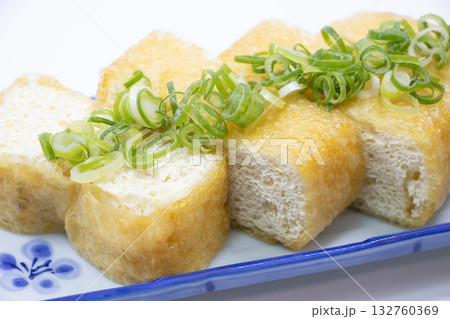 栃尾揚げ 132760369