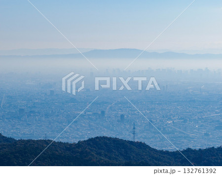 六甲山上から見る神戸市街地と大阪湾 132761392