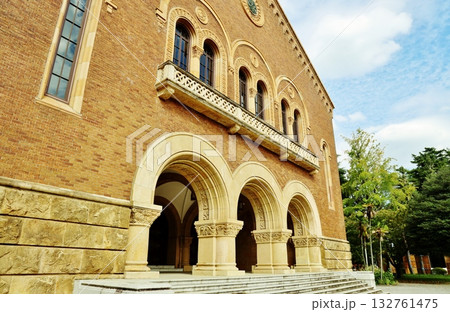 一橋大学兼松講堂 132761475