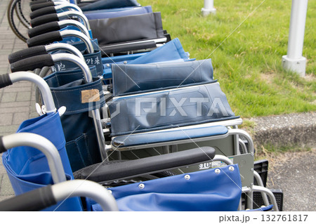 車椅子 車椅子 132761817