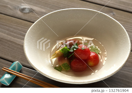 ミニトマトとみょうがの酢漬け 132761904