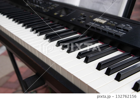 電子ピアノ 132762156