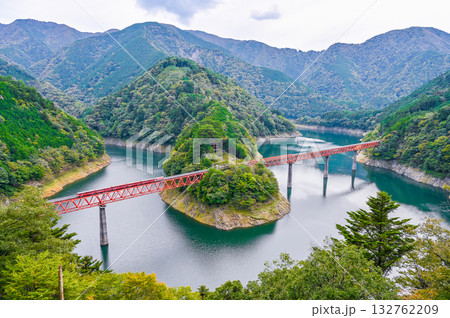 静岡県奥大井湖上の駅 132762209