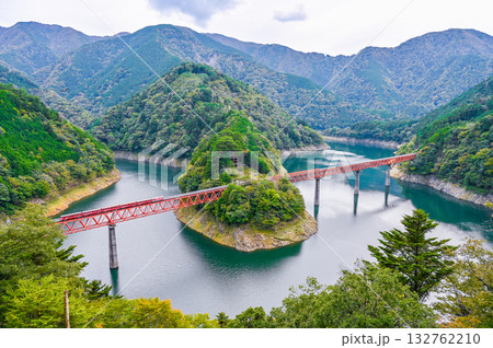 静岡県奥大井湖上の駅 132762210