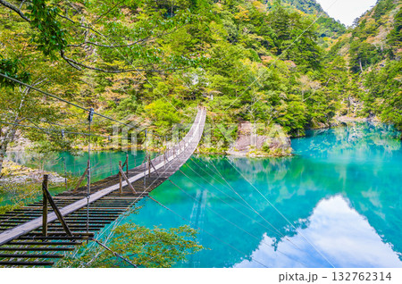 静岡県寸又峡の夢のつり橋 静岡県寸又峡の夢のつり橋 132762314
