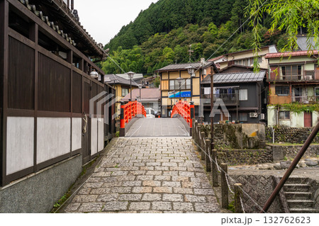 《岐阜県》郡上八幡・八幡町の古い街並み 132762623