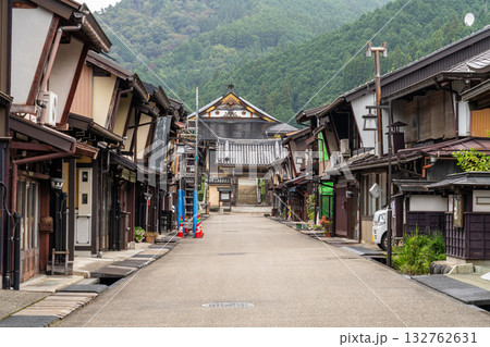 《岐阜県》郡上八幡・八幡町の古い街並み 132762631