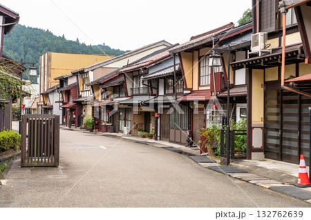 《岐阜県》郡上八幡・八幡町の古い街並み 132762639