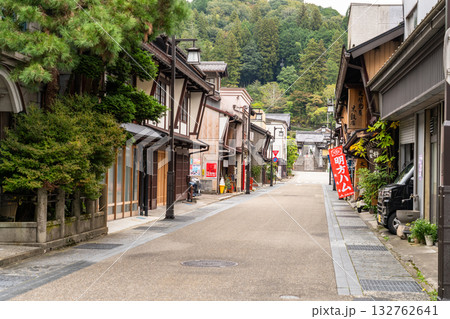 《岐阜県》郡上八幡・八幡町の古い街並み 132762641