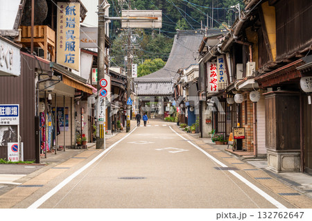 《岐阜県》郡上八幡・八幡町の古い街並み 132762647