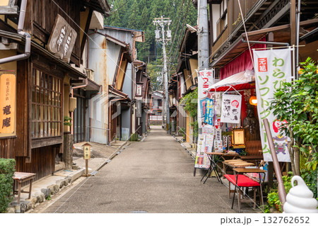 《岐阜県》郡上八幡・八幡町の古い街並み 132762652