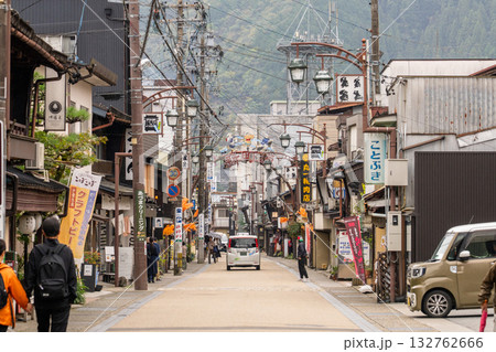 《岐阜県》郡上八幡・八幡町の古い街並み 132762666