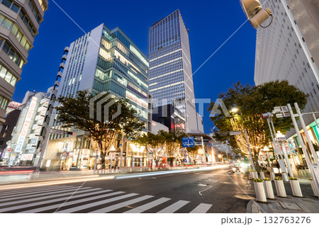 名古屋市・中区　栄　広小路通　広小路伊勢町交差点　イルミネーション　ザ・ランドマーク名古屋 132763276