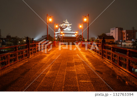 《愛知県》清州城・雨の夜景 《愛知県》清州城・雨の夜景 132763394