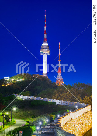 ソウル 南山タワー(Nソウルタワー) 夜景 ソウル 南山タワー(Nソウルタワー) 夜景 132763404