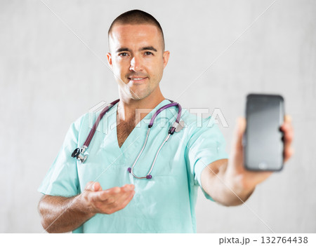 Doctor employs modern communication 132764438