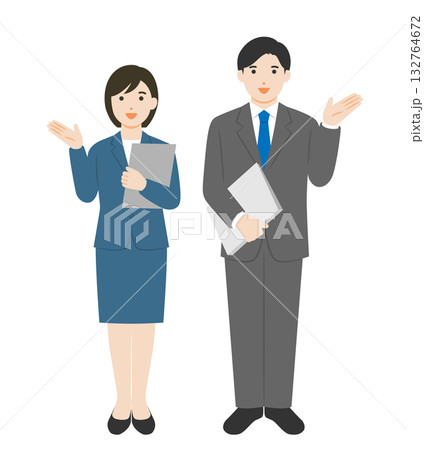 立って受付をしているビジネスパーソン 132764672