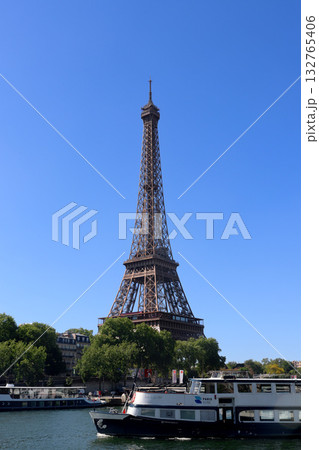 エッフェル塔（Eiffel Tower） 132765406