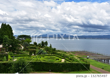 大津市 柳が埼湖畔公園散策路と琵琶湖と英国式庭園 大津市 柳が埼湖畔公園散策路と琵琶湖と英国式庭園 132765497