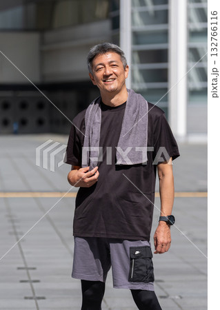 元気なシニア男性 132766116