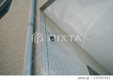 installation of an air conditioner installation of an air conditioner 132767455
